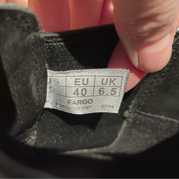 Stylish Leather Waterproof Booties - Picture 4 of 7